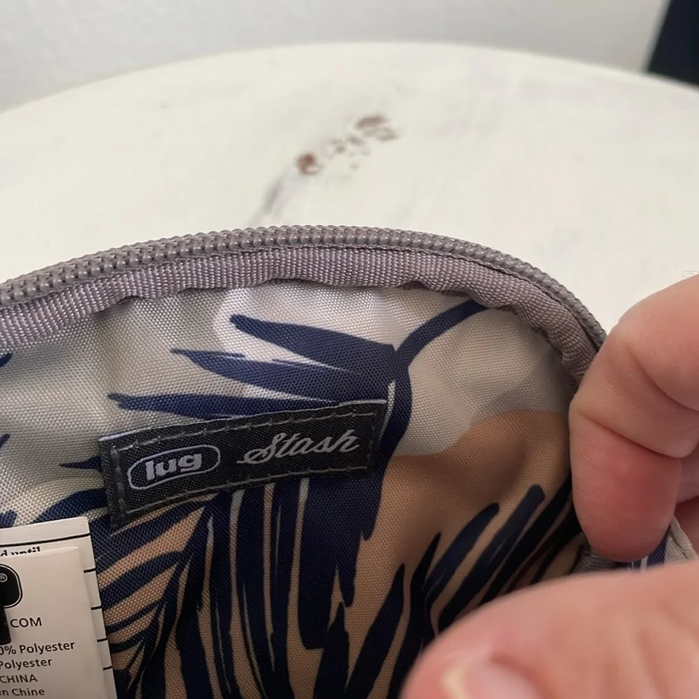 NEW Lug Stash RFID Pouch - gray - Picture 5 of 7